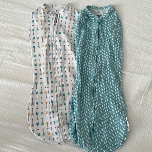 SwaddleMe Other - SwaddleMe 2 newborn zip swaddles.